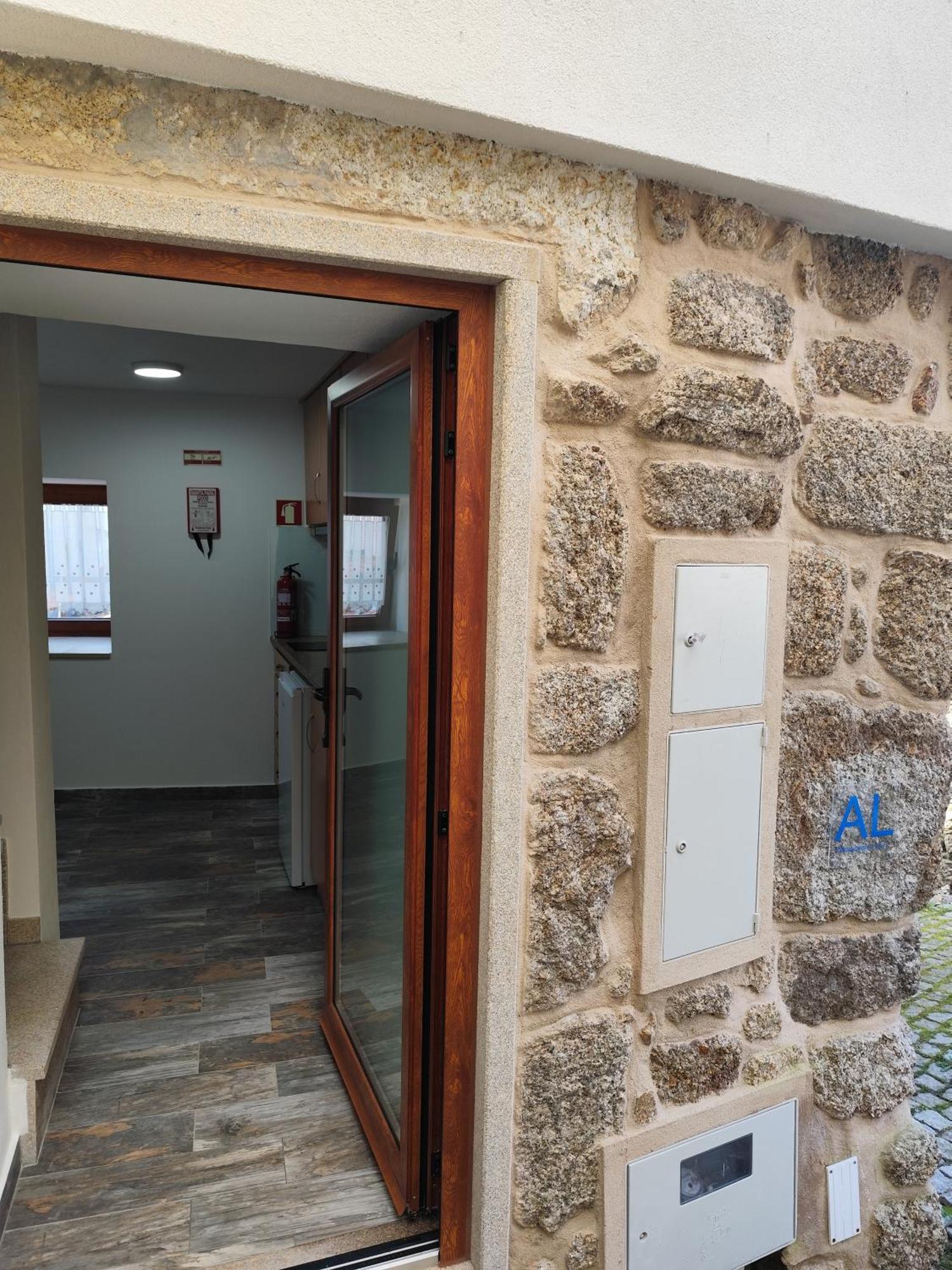 Villa Casinhas Da Aldeia-Casa Da Xiquita Seia Exterior foto